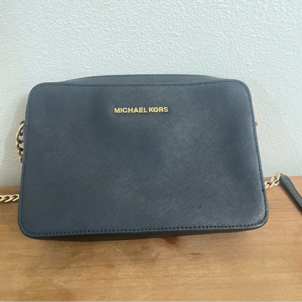 Michael Kors Jet Set Large East West EW Zip Crossbody Leather Black